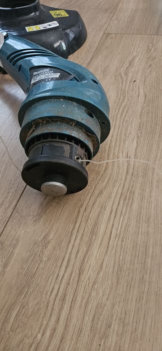 Podkaszarka Makita ur3000