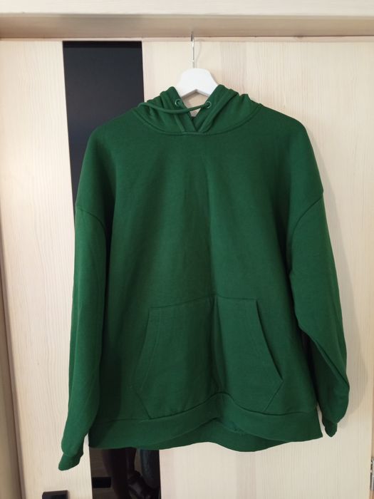 Damska bluza z kapturem Stradivarius