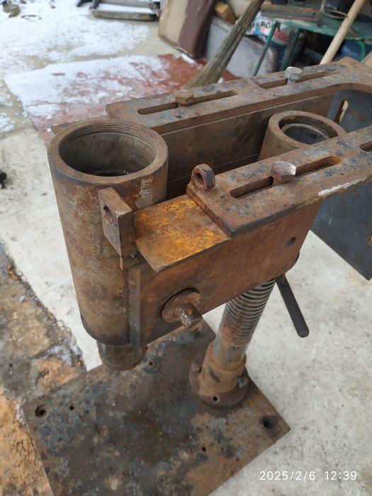 . свердлільний станок  недороблений .заготовка .