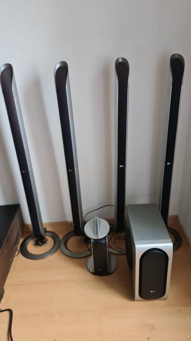 Sorround  TV LG com várias colunas WiFi