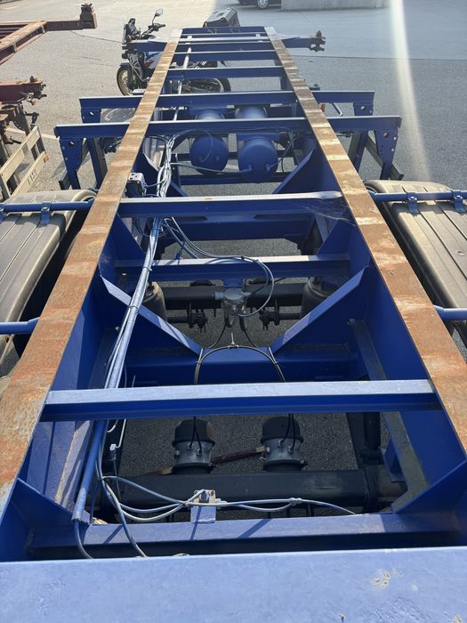 Semi reboque porta contentores 20”