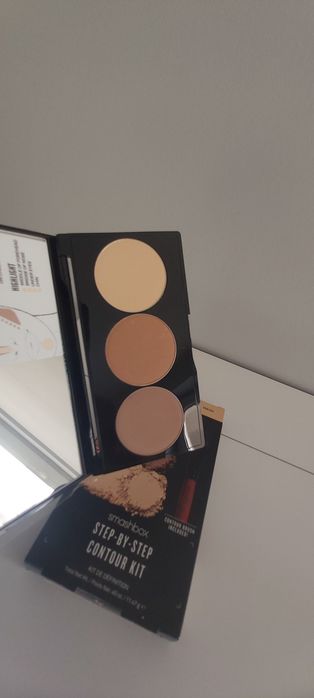 Smashbox Step By Step paletka do konturowania z pędzelkiem