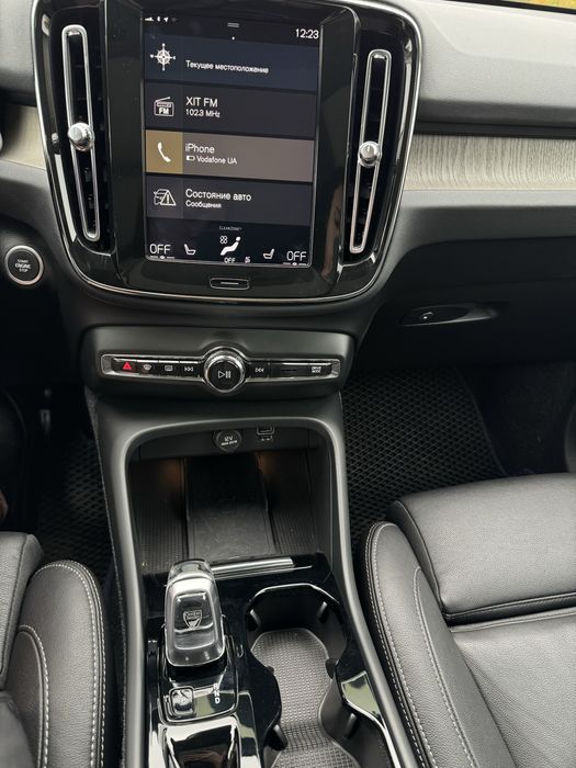 Volvo XC 40 2020 2 л