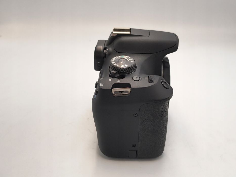 Canon EOS 2000D 43190 zdjęć