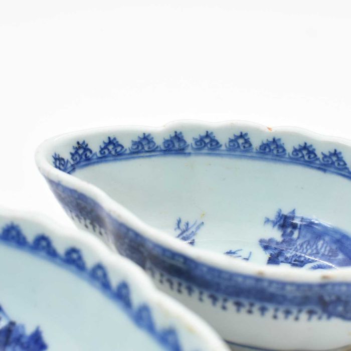 Par de molheiras em porcelana chinesa, estilo Cantão, século XVIII