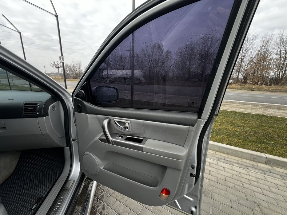 Автомобіль Kia Sorento 2.5 2006 рік. Повністю все обслужене. Не гнила