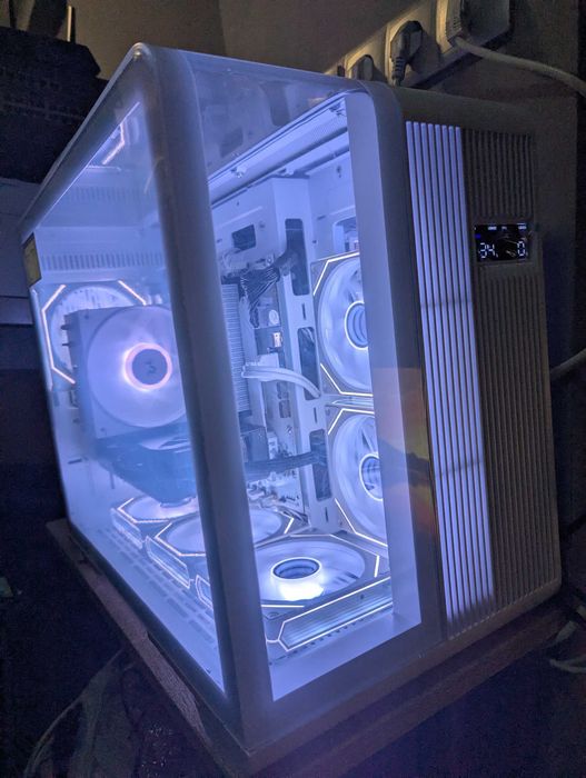 Сніжний ПК! Ryzen 5 7500F \ RTX5060 \ 32GB DDR5 \ 1TB NVME \ Wi-Fi6E