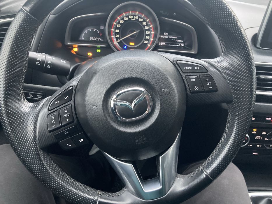 Мазда 3, дизель 2.2, 2015 року