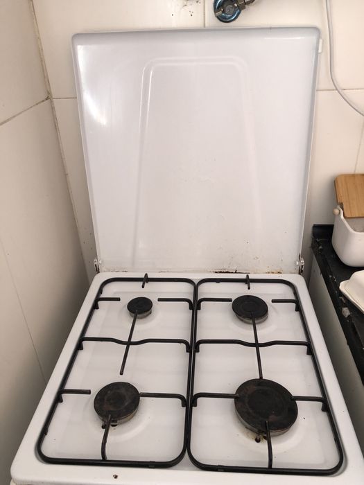 Fogão branco usado