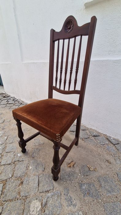 Mesa de jantar antiga restaurada / lacada a branco + 6 cadeiras estilo clássico