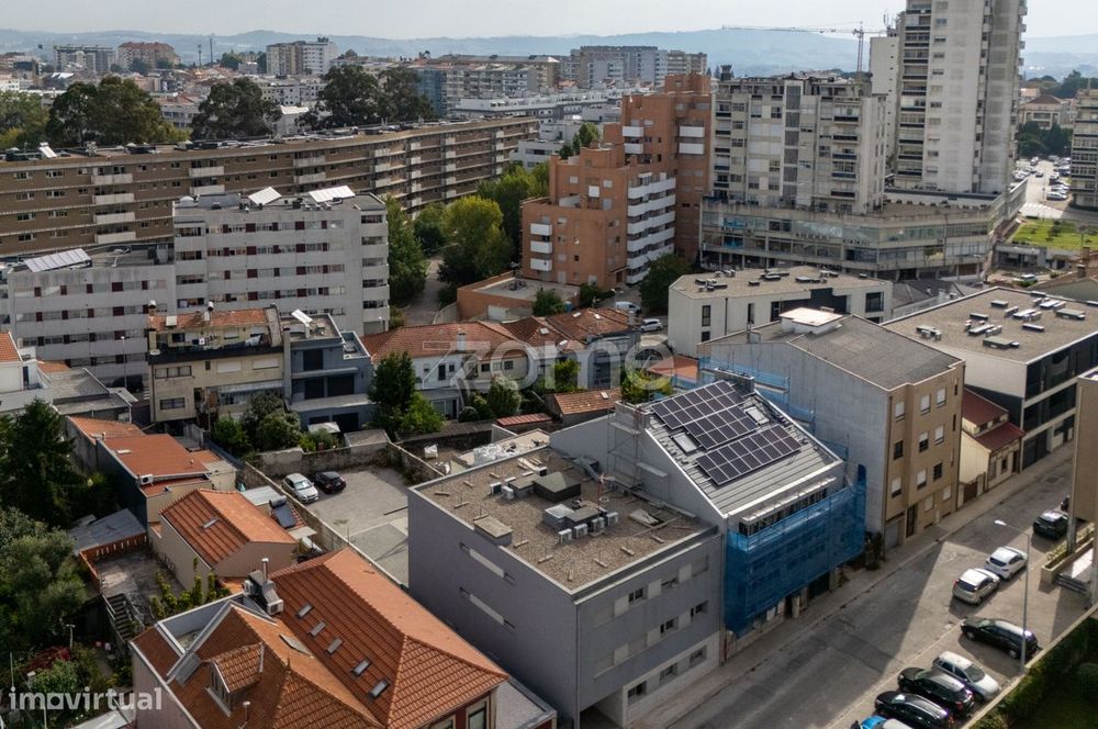 T1 Novo com Garagem e varanda no Polo Universitário - Porto.