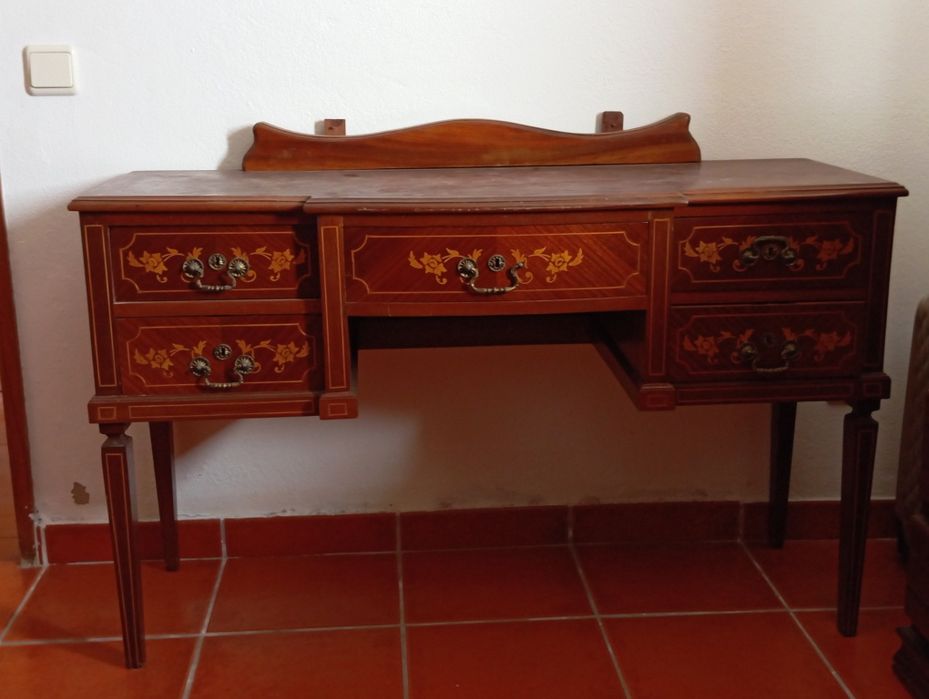 Mobília tradicional dona Maria