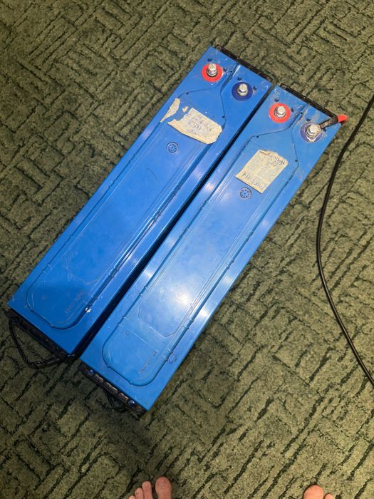 Акамулятори 180 ват под инвектор