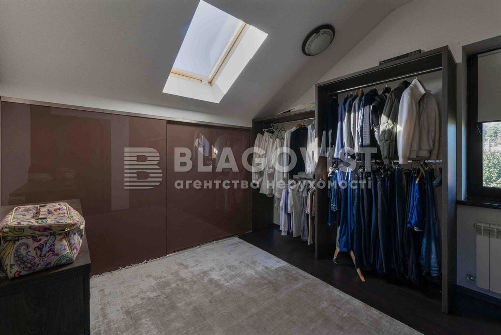 Стоянка БЕЗ % 300м2 Дом с бассейном в закрытом охраняемом КГ