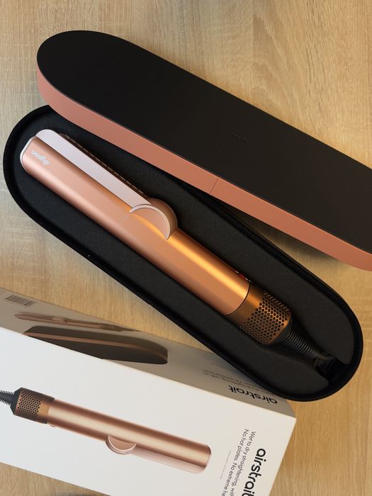 Dyson Airstrait HT01