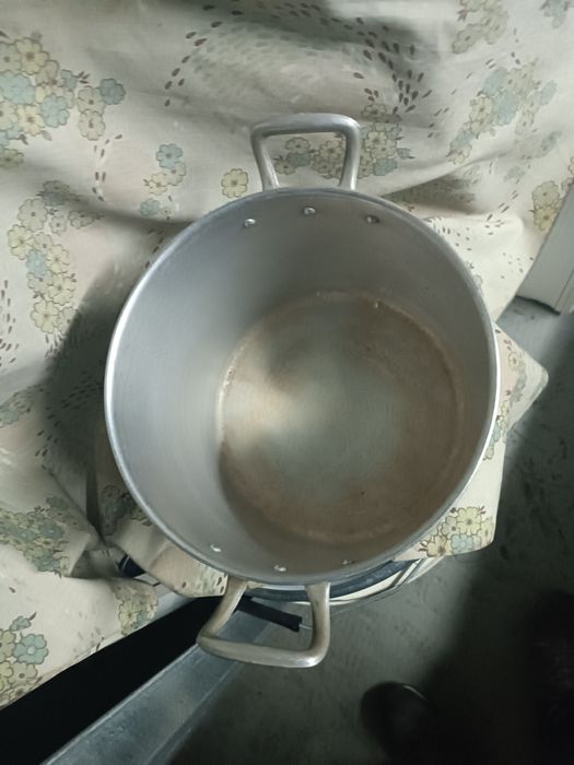 Panela de 20cm em alumínio bom estado