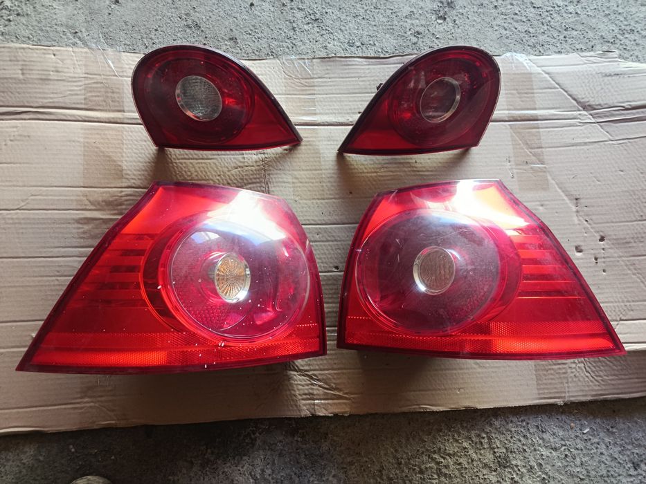 Задні стопи  Volkswagen golf 5