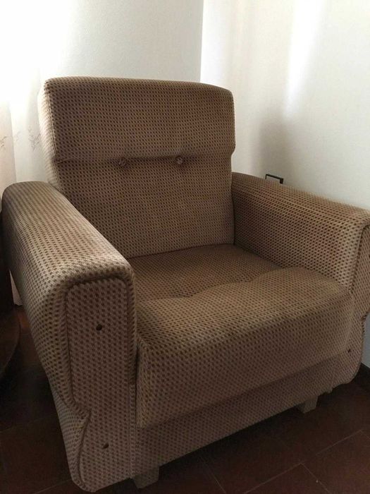 Conjunto 3 sofás - Inclui sofá‑cama 3 lugares - Bom estado