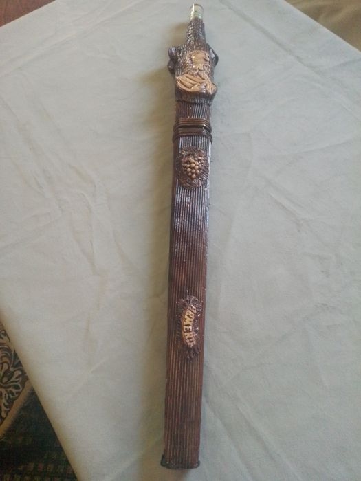 Продам бутылку коллекционную меч