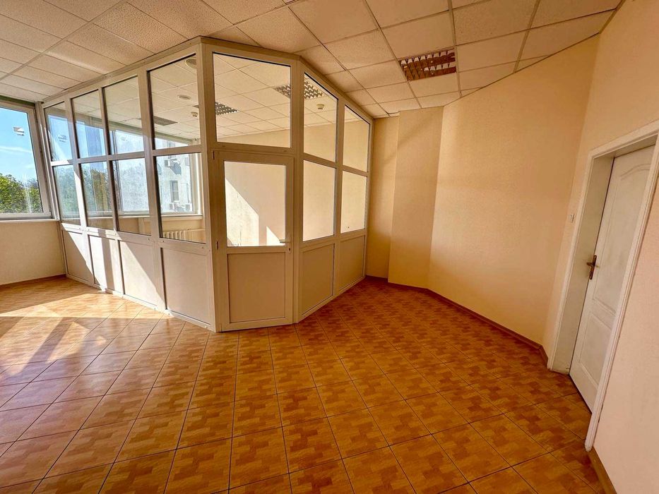Офіс в БЦ, 2 кабінети, площа 54 м.кв., метро Дорогожичі, власник