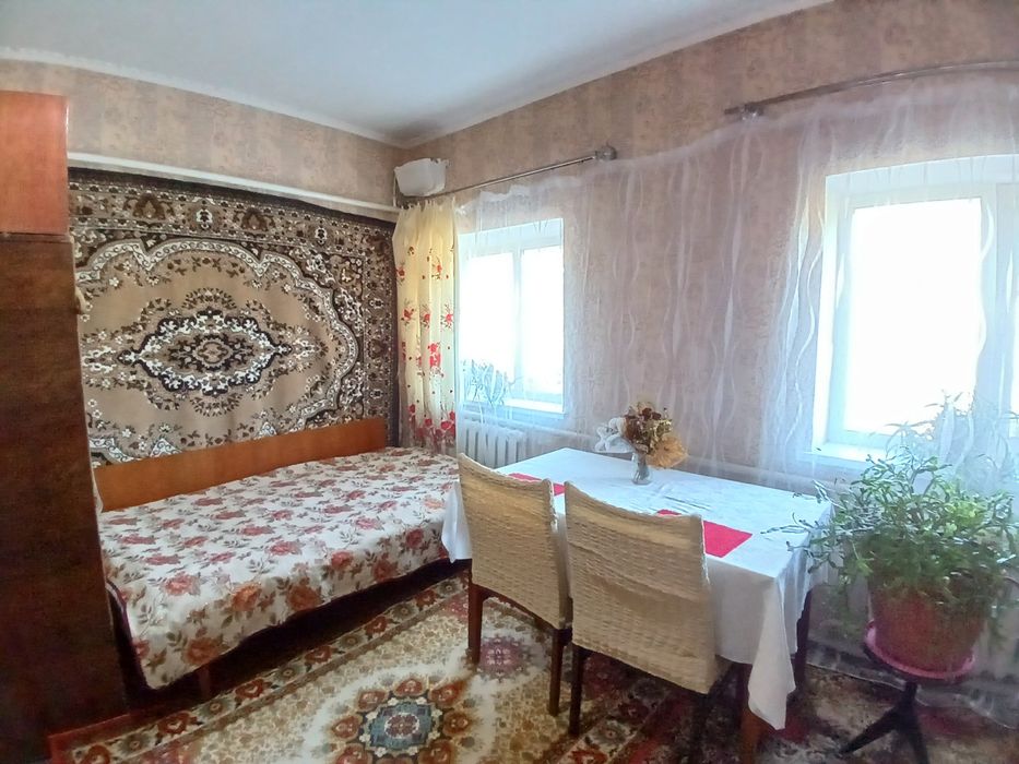 Здається кімната в приватному будинку