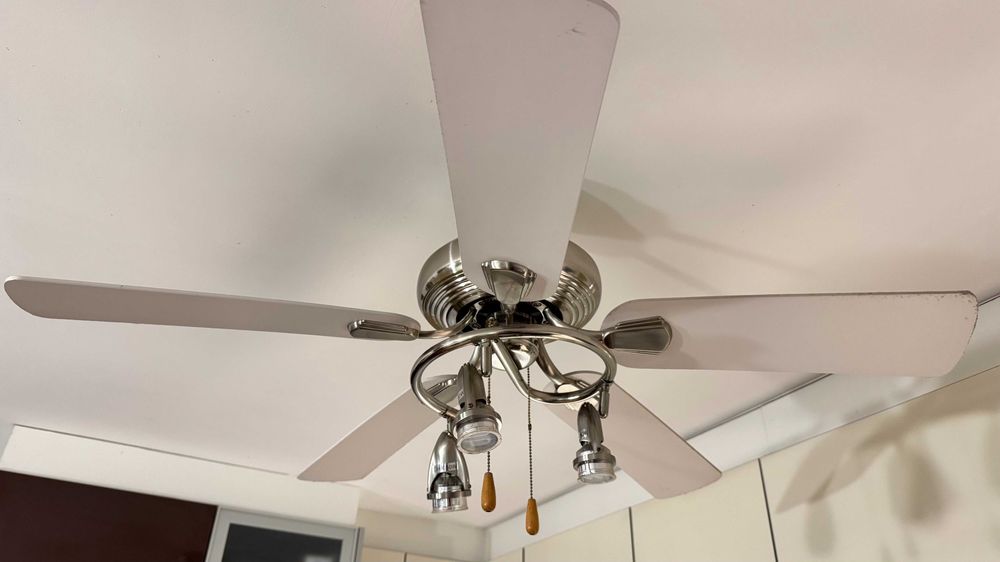 Candeeiro de teto com ventoinha