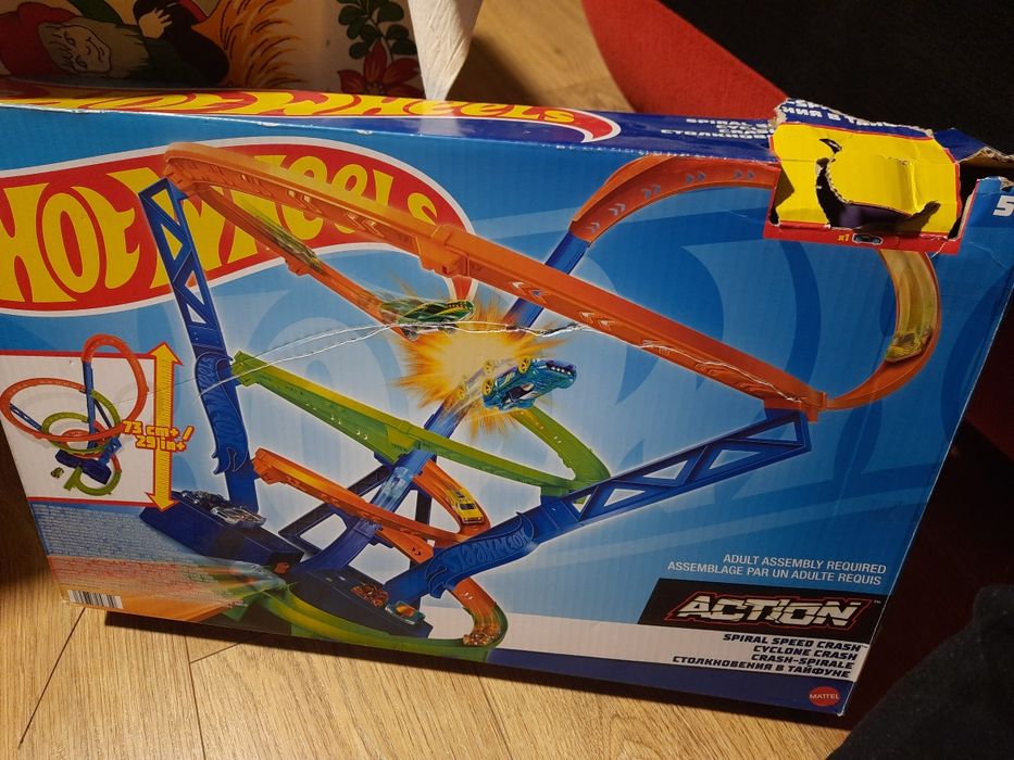 Hot Wheels Tornado - tor wyscigowy na baterie