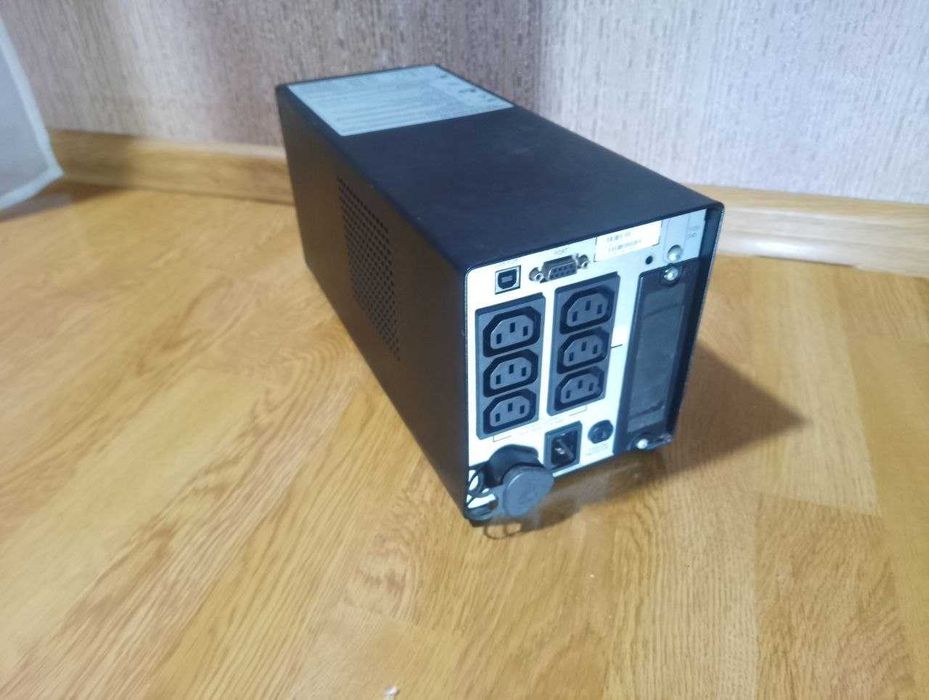 Продам бесперебойник ББП APC Smart-UPS 750. В идеале!