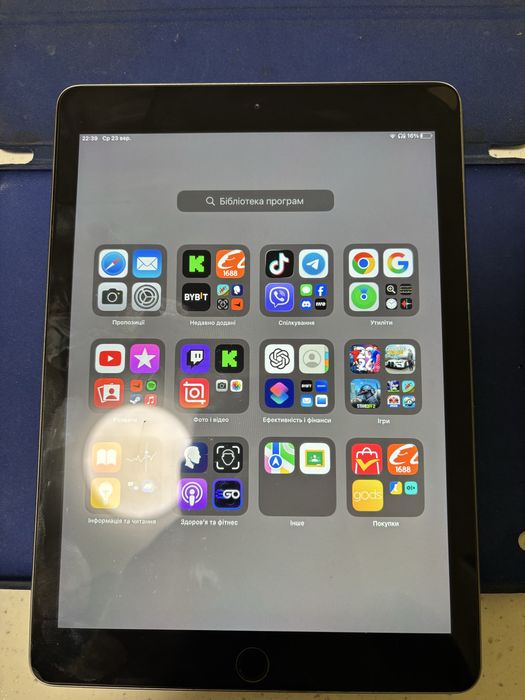 Продам ipad 5 /128 gb.
