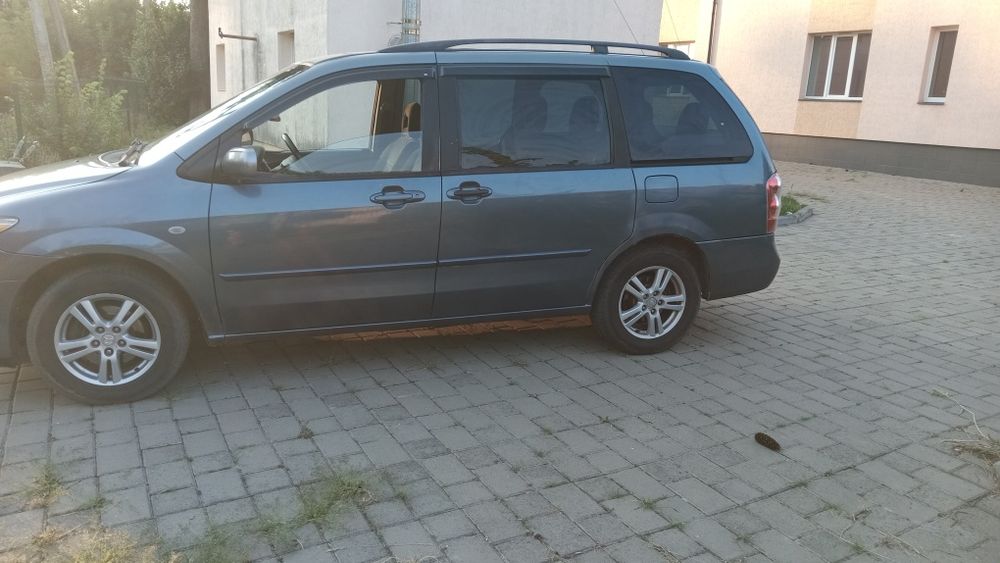Продам Mazda MPV