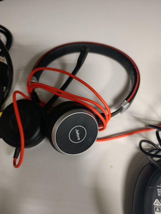 Klawiatury,kable HDMI,zasilające komputery,ladowarki  suchawki