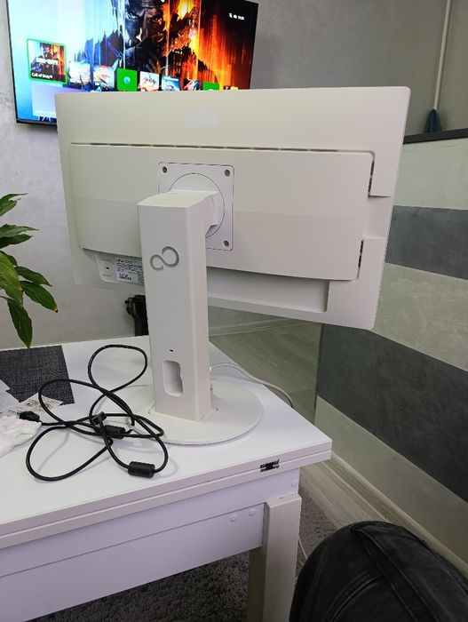Продам монітор FUJITSU 24 дюйма 60герц