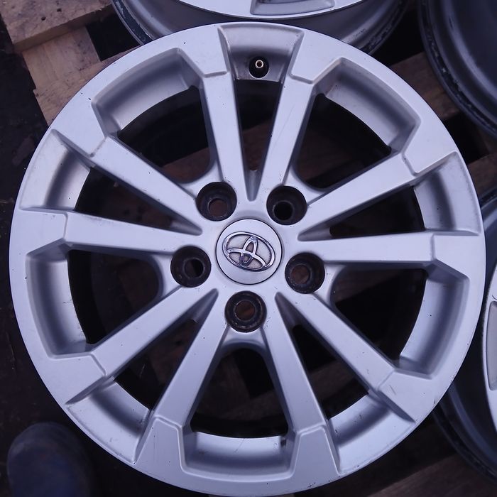 Оригінальні диски 5/114.3 r16 Toyota Avensis, Prius, Camry і ін