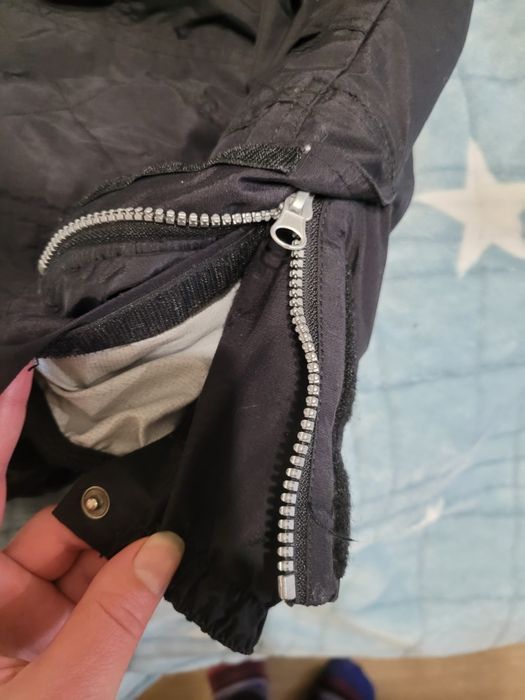 Прожам зимові лижні  штани чорні з підтяжками на 2-3р. Розмір 98