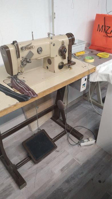 Промислова швейна машинка Pfaff 418