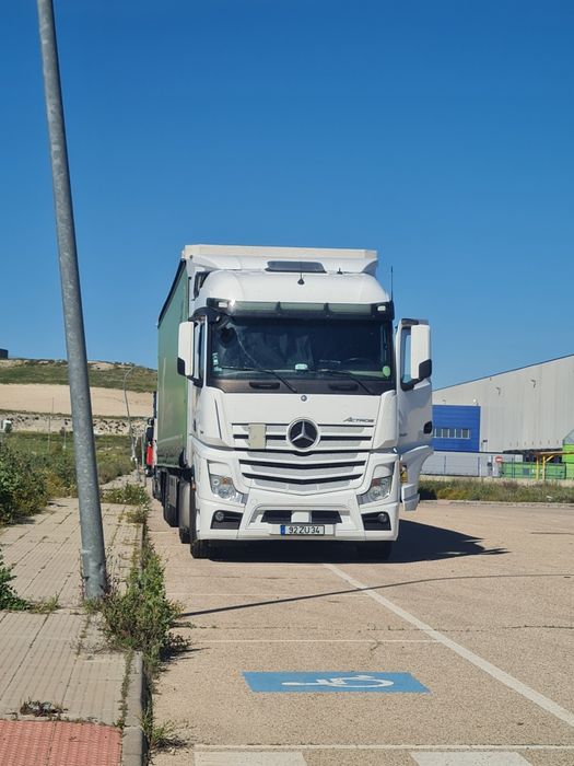 Vende-se Camião Mercedes Actros 18.45