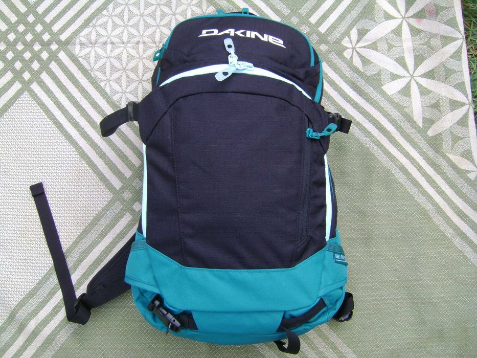 Женский рюкзак Dakine Heli Pro 20L