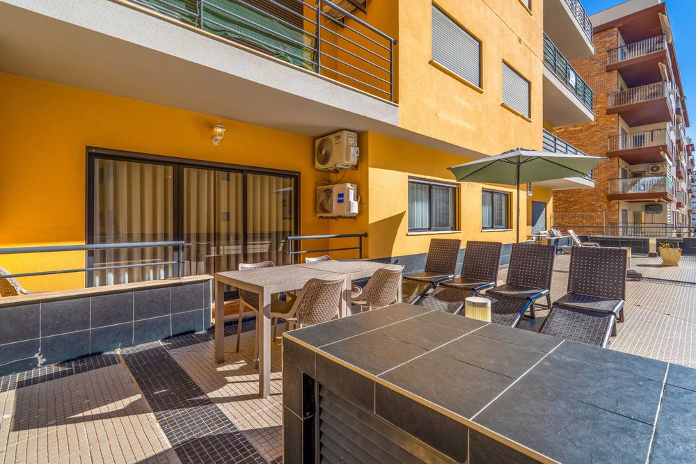 Apartamento T2 perto da Praia com Garagem e Piscina