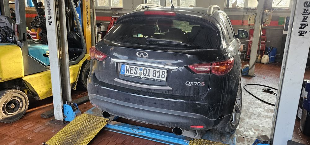 Infiniti QX70S 3.0 diesel 4x4