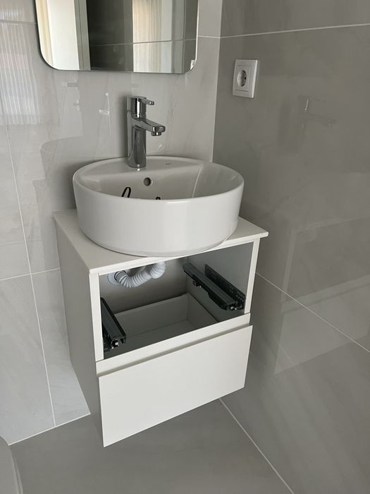 Conjunto Lavatorio Roca WC com torneira Roca, movel Wc e espelho