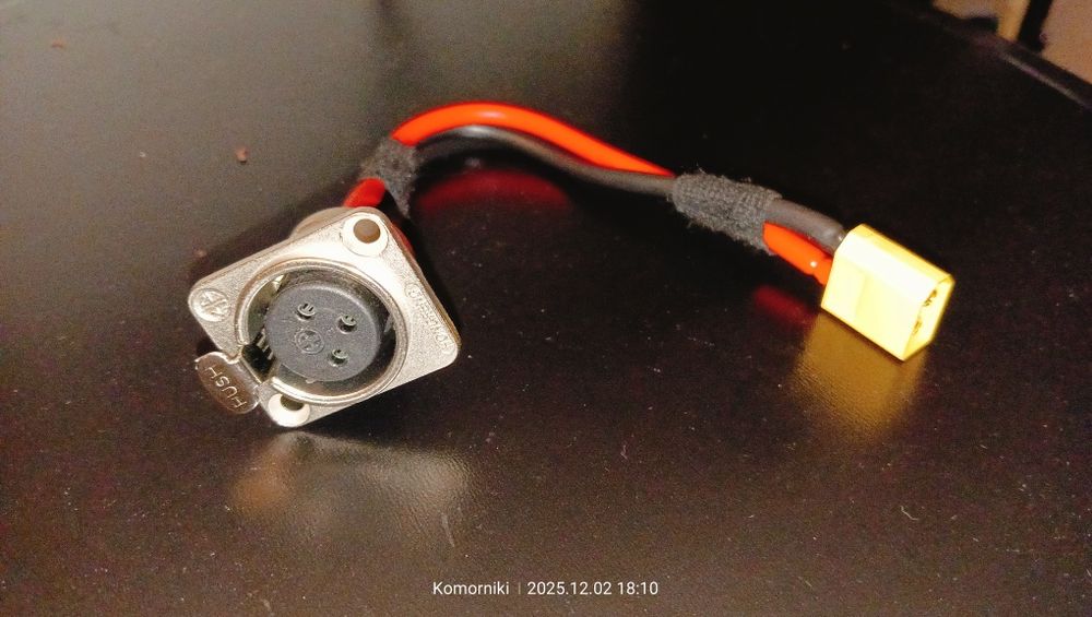 Ładowarka do baterii/akumulatora  67,2V 10A 16S złącze xt-60 męskie