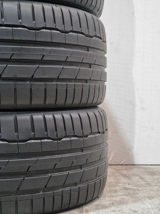 4 Pneus 235/35R19 HANKOOK Semi Novos