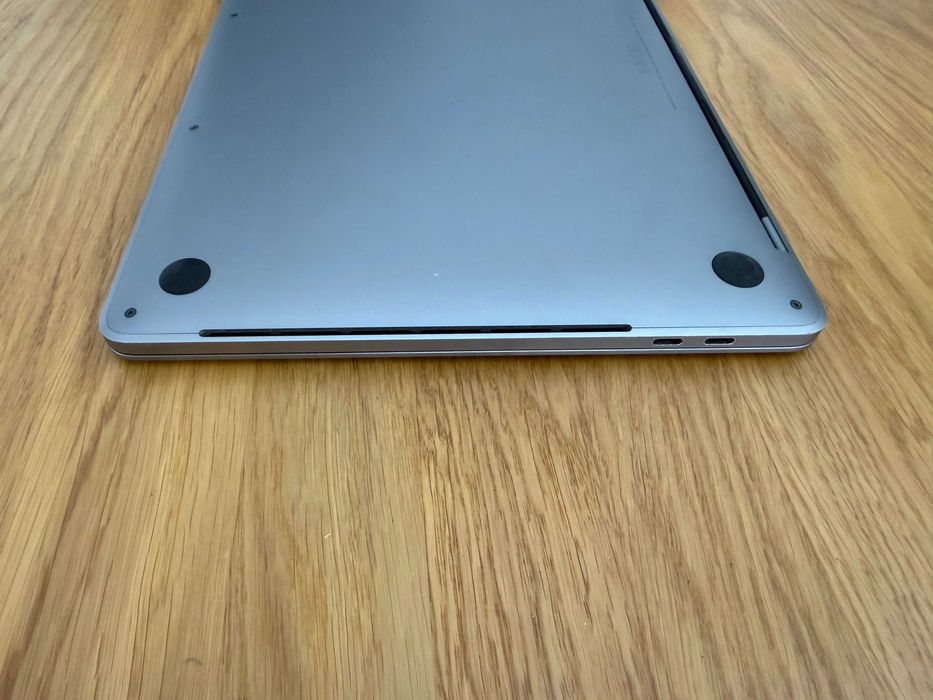 MacBook Pro 13,2. A1706 i5/16G/500G