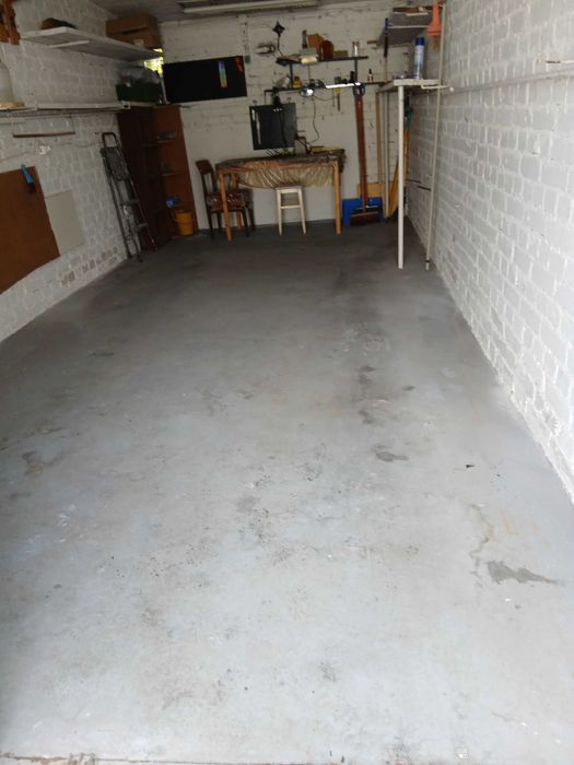 Sprzedam garaż o pow. 16,5 m² przy ulicy Trojdena 9c.