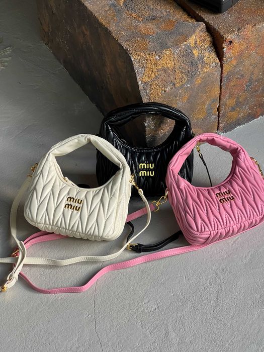 Сумка MIU MIU Wonder Matelasse Leather Hobo молочный Миу Миу хобо