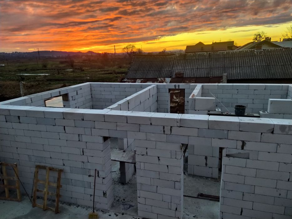 Будівництво із газоблоку будь якої складності!