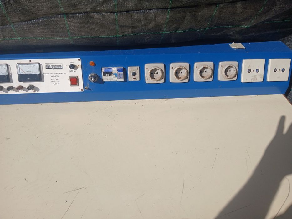 Bancada mesa de electronica reparações  trabalho  entrega