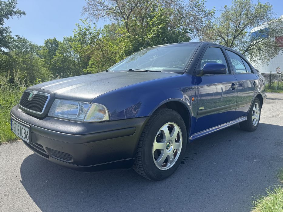 prosto z Niemiec ładna SKODA OCTAVIA 1.8 benzyna - świeżo zarejestrowana w Polsce! Naprawdę w fajnym stanie. Ważne OC. Przegląd prawie na rok