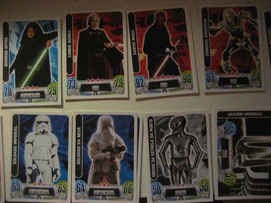 13 cartas de VS System (Marvel e DC) e 34 cartas STAR WARS FORCE ATTAX