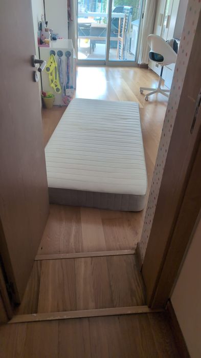 Cama + colchão ikea